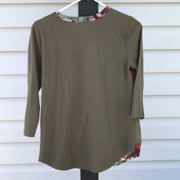 Van Heusen green blouse top. Cotton blend. Size S P. Great condition floral - Picture 2 of 3